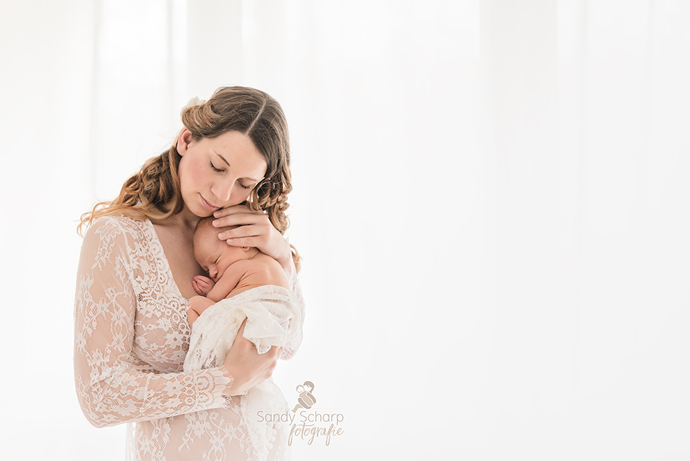 Portrait Mama mit Baby, Neugeboren, Newborn Fotograf Zwickau, newbornphotography Familiy, Sachsen, Altenburg, Chemnitz